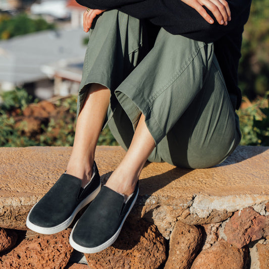 OluKai Great Value | Pehuea Cozy - Lava Rock