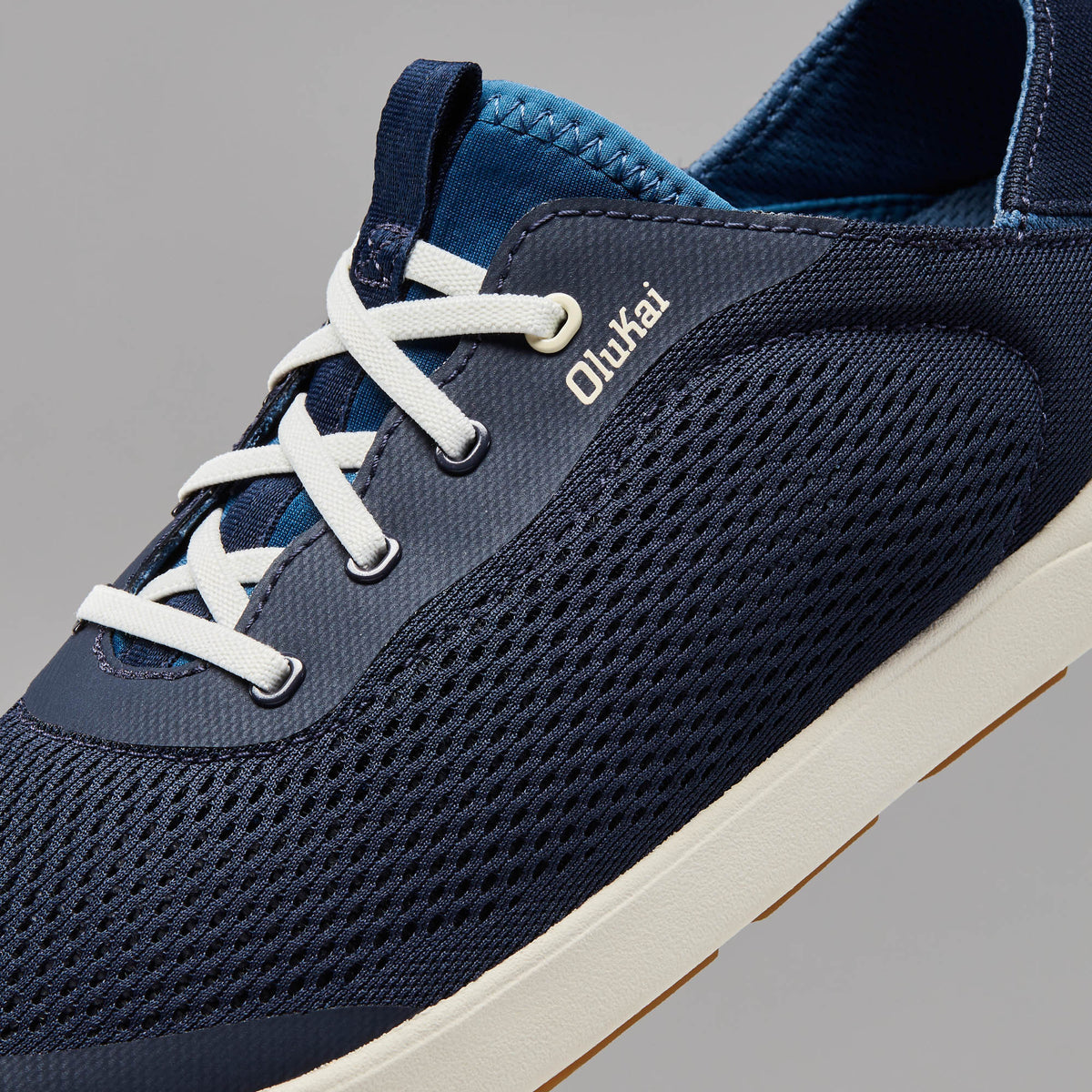 OluKai Trending | Moku Pae Men's Boat Shoes - Trench Blue / Off White