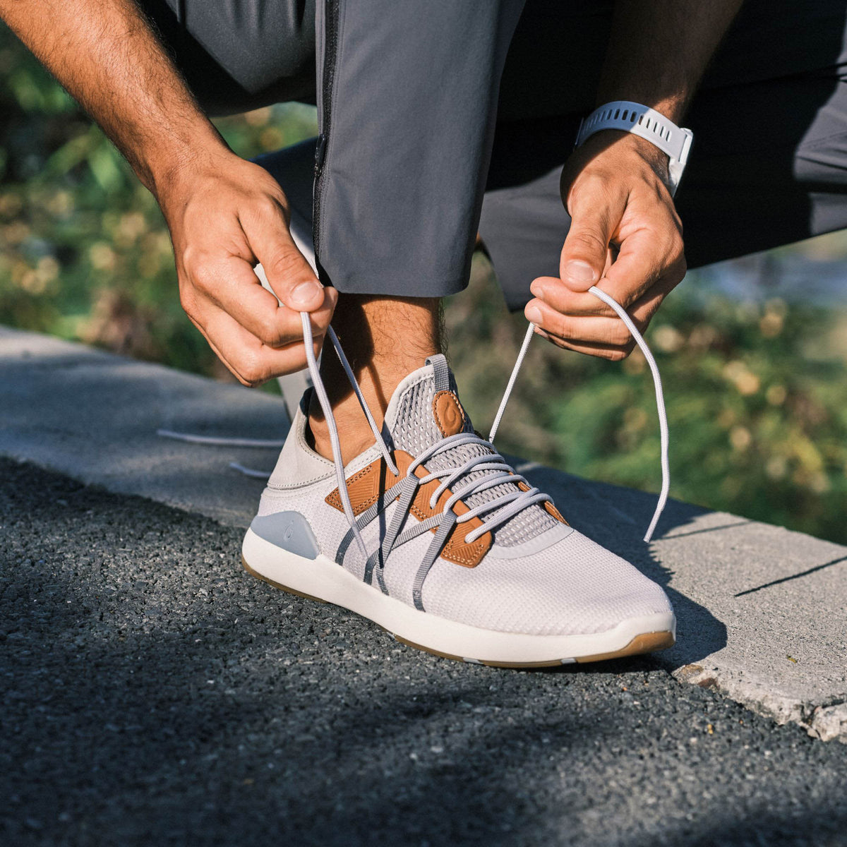 OluKai Special Offer | Mio Lī Men's Athletic Shoes - Mist Grey / Poi
