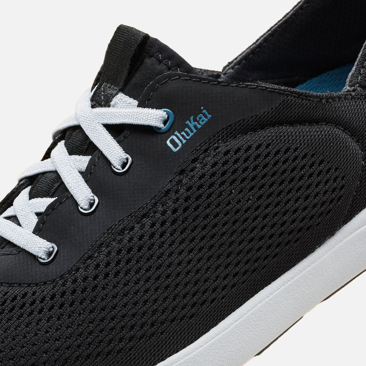 OluKai Discount | Moku Pae Men's Boat Shoes - Black / Blue Coral