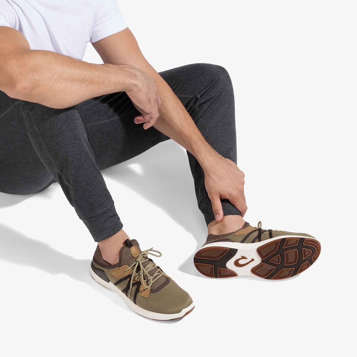 OluKai Premium | Mio Li - Mustang / Dk Java