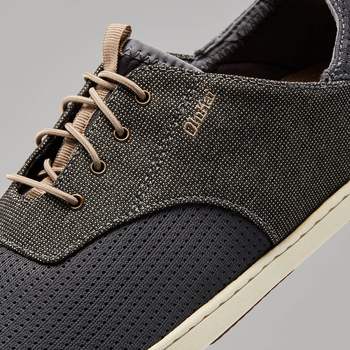 OluKai Deals | Nohea Moku Men's Boat Shoes - Charcoal / Clay