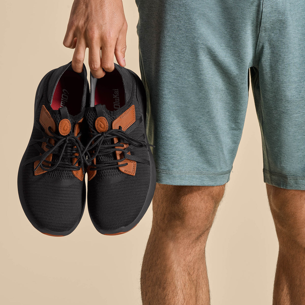 OluKai Top Pick | Mio Lī Men's Athletic Shoes - Lava Rock