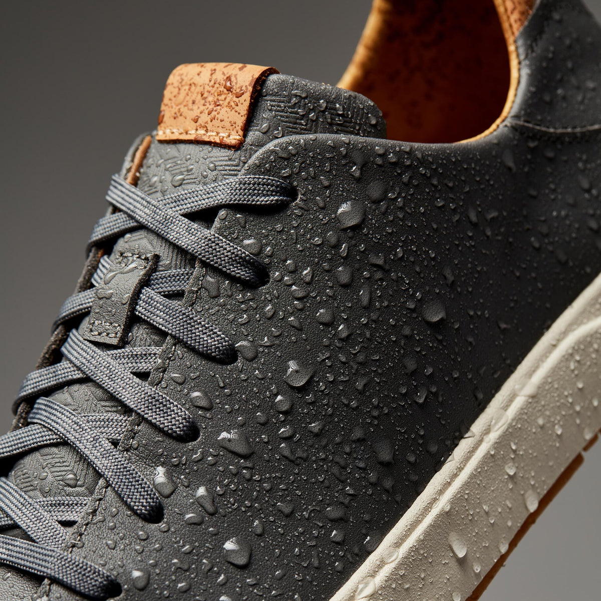OluKai Popular | Lae‘ahi Lī ‘Ili Men's Leather Sneakers - Stone