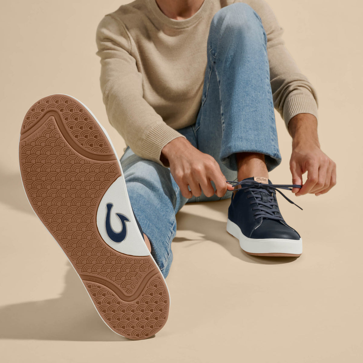 OluKai Special Offer | Lae‘ahi Lī ‘Ili Men's Leather Sneakers - Trench Blue