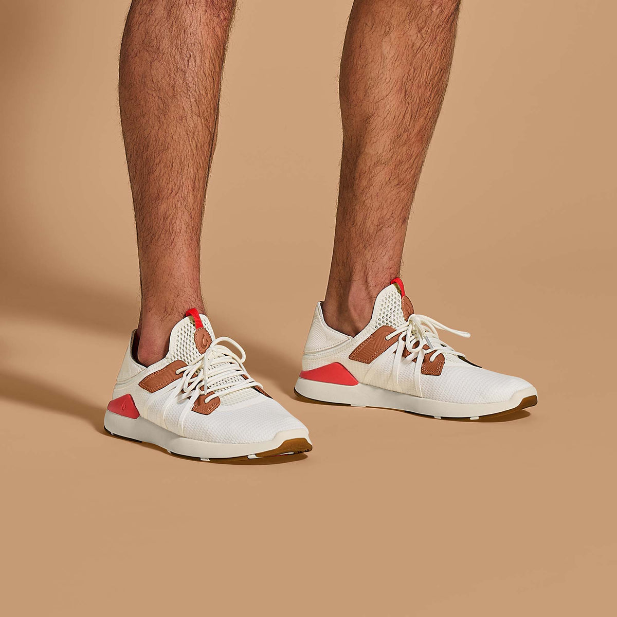 OluKai Best Price | Mio Lī Men's Athletic Shoes - Bright White / Red Lava