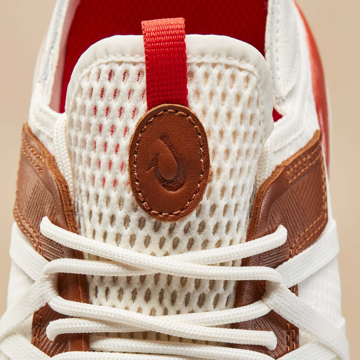 OluKai Best Price | Mio Lī Men's Athletic Shoes - Bright White / Red Lava