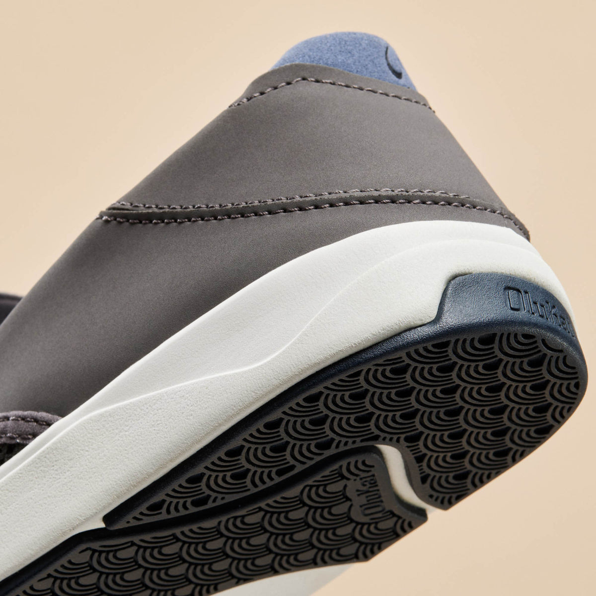 OluKai Essential | Lae‘ahi Men's Slip-On Sneakers - Pavement