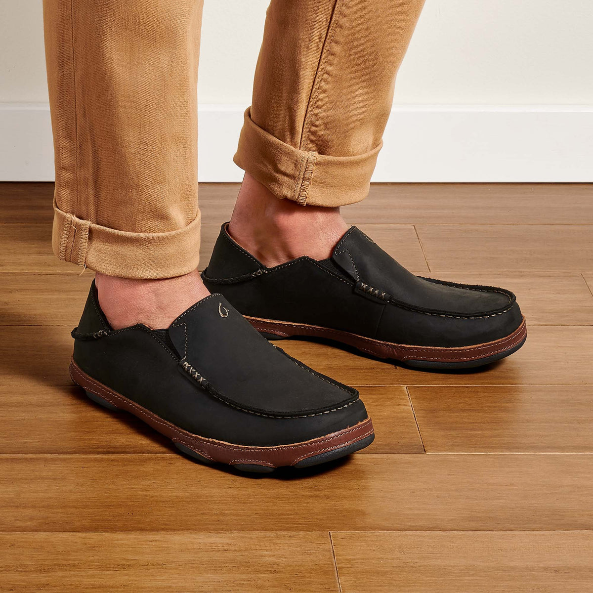 OluKai Popular | Moloā Men's Leather Slip On Shoes - Black / Toffee