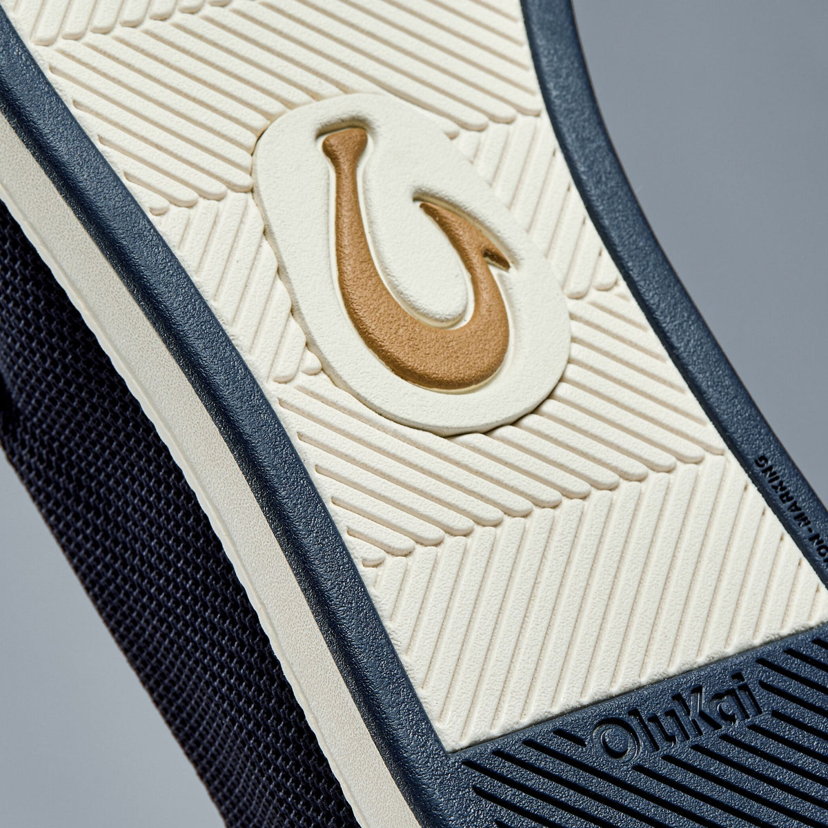 OluKai Featured | Kākaha Mesh Men‘s Slip-On Shoes - Navy