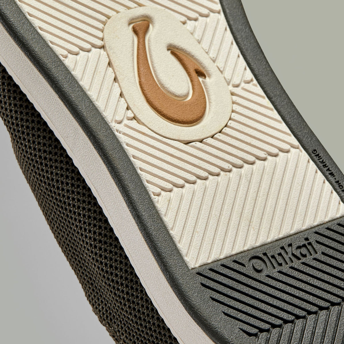 OluKai Deals | Kākaha Mesh Men‘s Slip-On Shoes - Nori