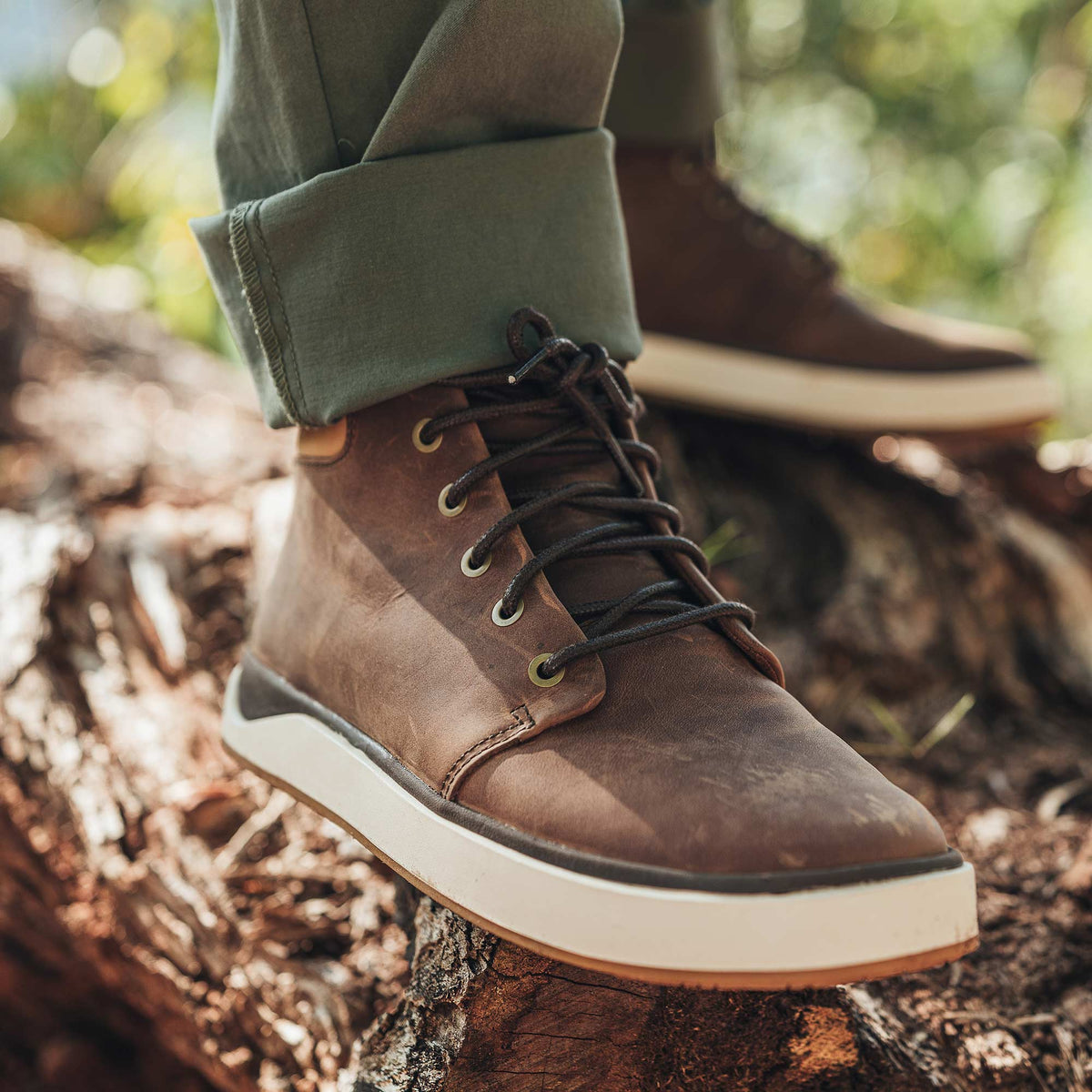 OluKai New | Kekaha Men’s Chukka Boots - Toffee / Off White