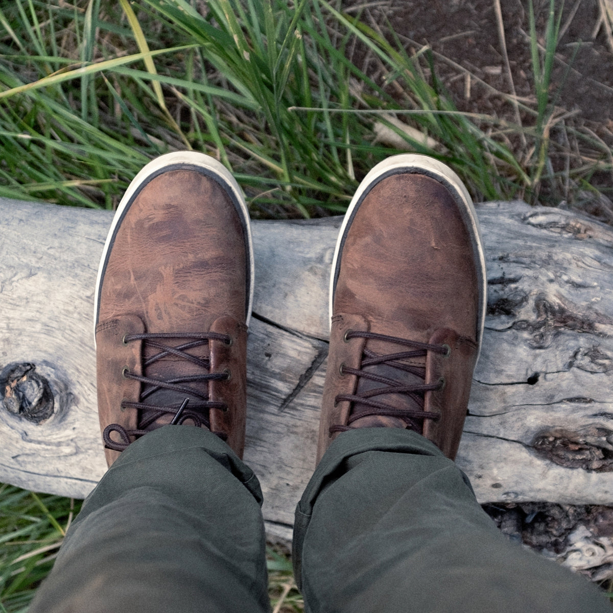 OluKai New | Kekaha Men’s Chukka Boots - Toffee / Off White