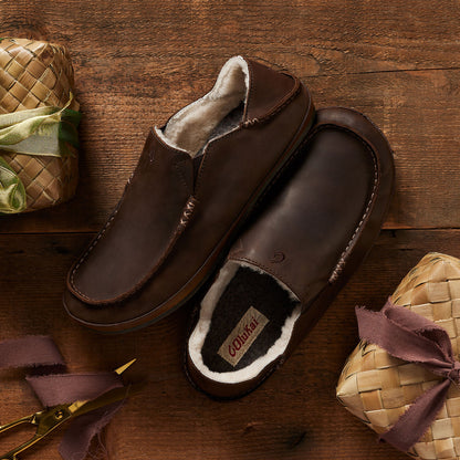 OluKai Recommended | Moloā Men's Nubuck Leather Slippers - Dark Wood
