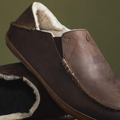 OluKai Recommended | Moloā Men's Nubuck Leather Slippers - Dark Wood