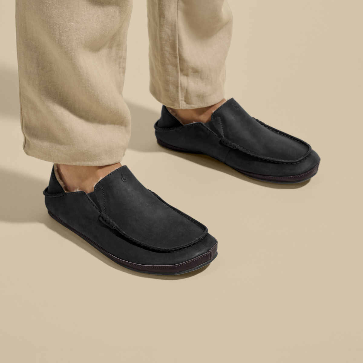 OluKai Premium | Moloā Slipper - Black / Dk Java