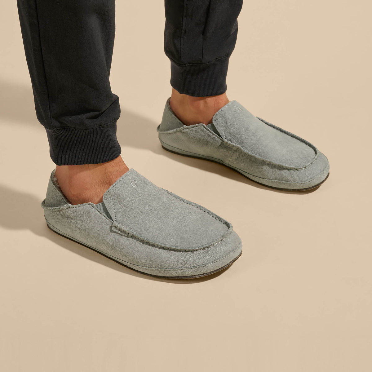 OluKai Exclusive | Moloā Men's Leather Slippers - Kona Coffee