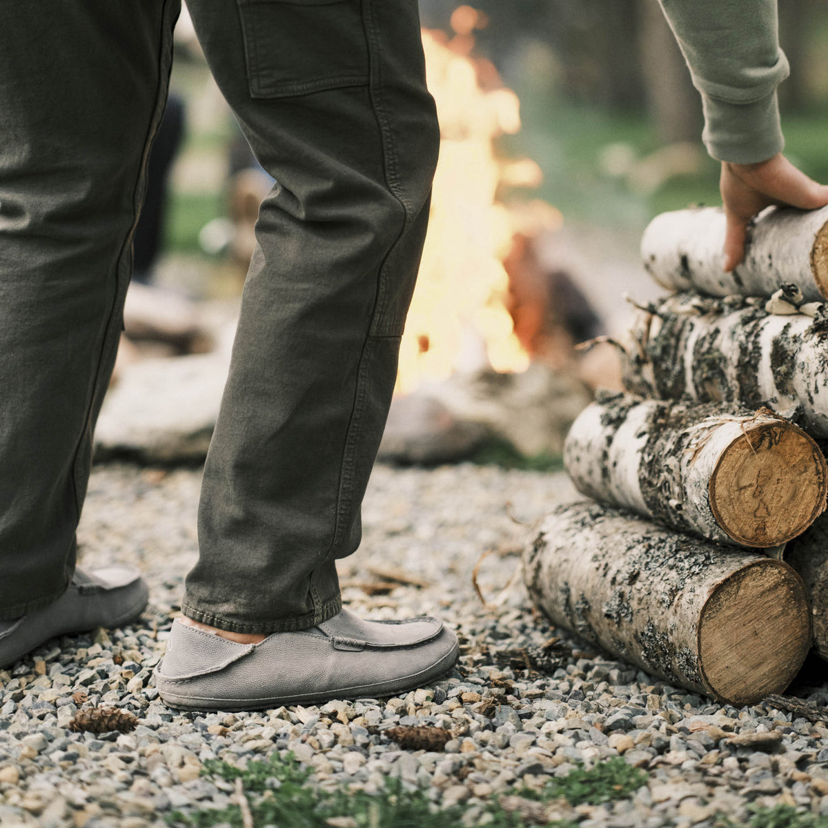 OluKai Exclusive | Moloā Men's Leather Slippers - Kona Coffee