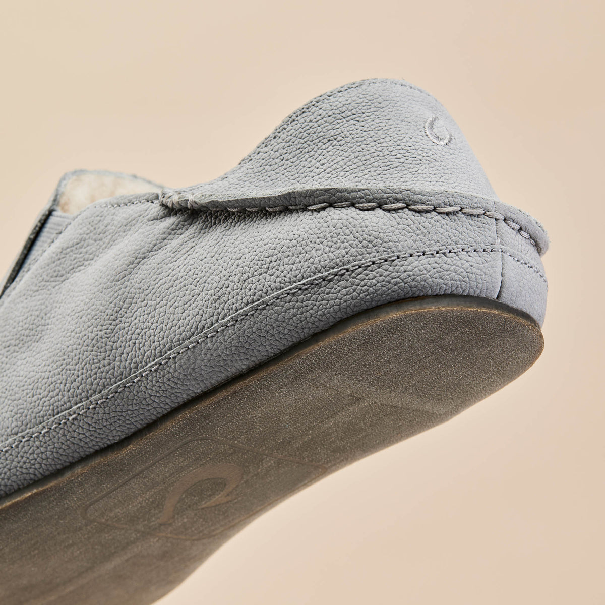 OluKai Exclusive | Moloā Men's Leather Slippers - Kona Coffee