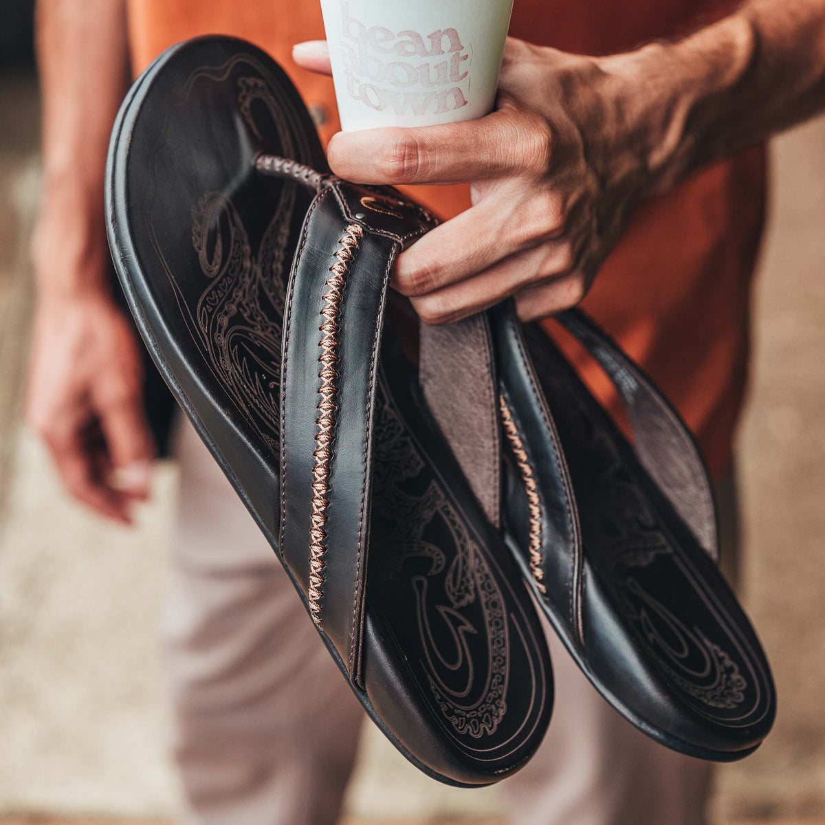 OluKai Signature | Mea Ola Men's Leather Beach Sandals - Dark Java