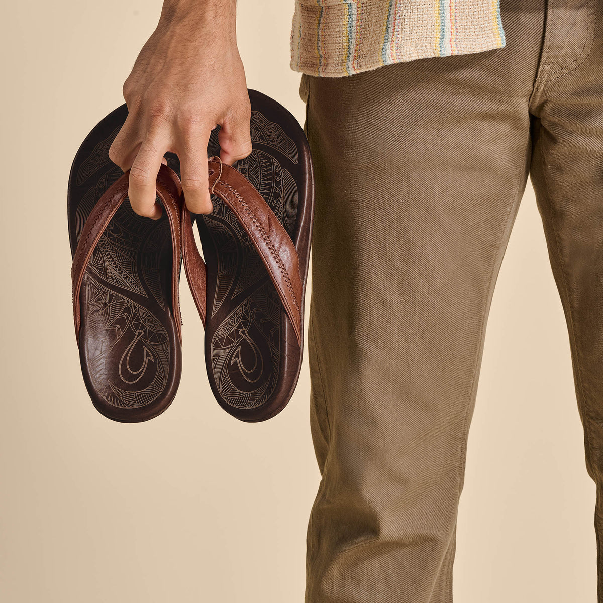OluKai Popular | Hiapo - Rum / Dark Wood Men’s Leather Beach Sandals