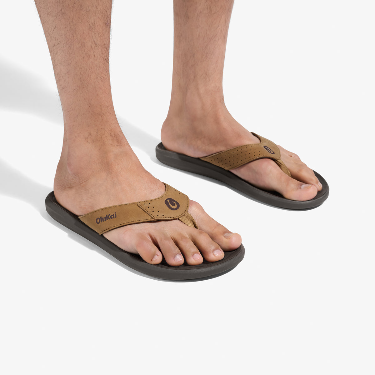 OluKai Sale | Pili - Tan / Dark Java