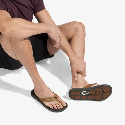 OluKai Sale | Pili - Tan / Dark Java