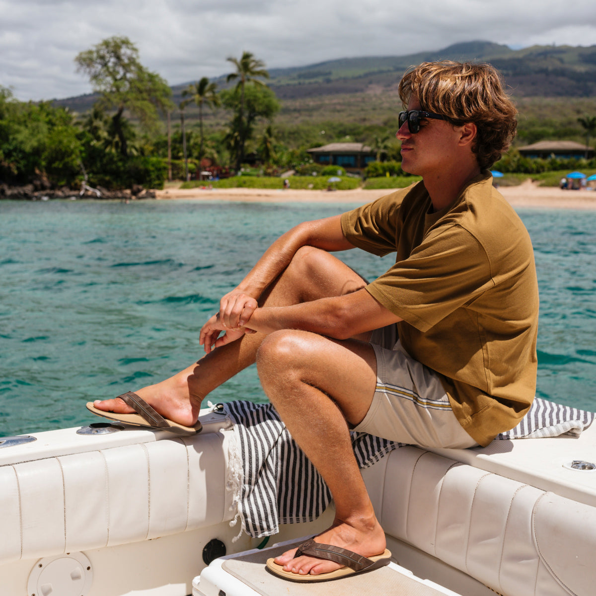 OluKai Hot Sale | Tuahine Palm - Dk Java / Golden Sand