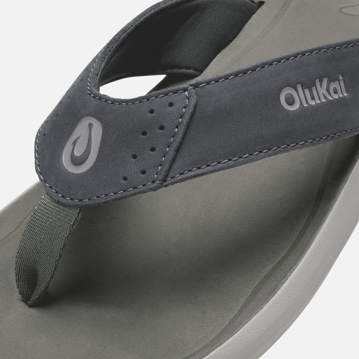 OluKai Premium | Pili - Rock / Ash