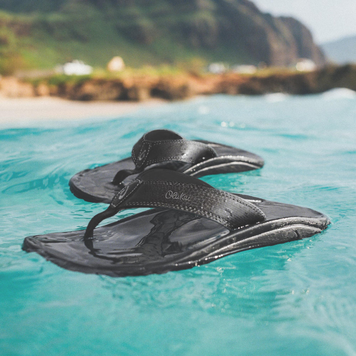 OluKai Customer Favorite | ‘Ohana Men's Best Selling Beach Sandals - Black
