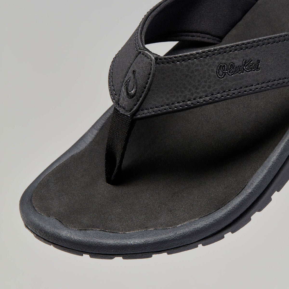 OluKai Customer Favorite | ‘Ohana Men's Best Selling Beach Sandals - Black