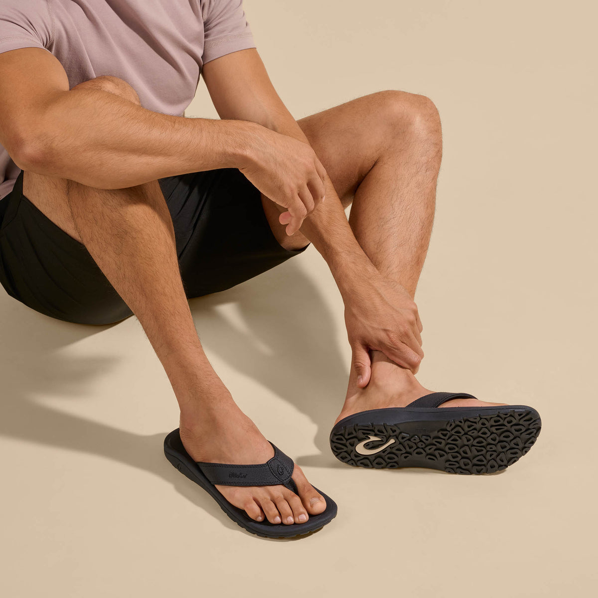 OluKai Customer Favorite | ‘Ohana Men's Best Selling Beach Sandals - Black