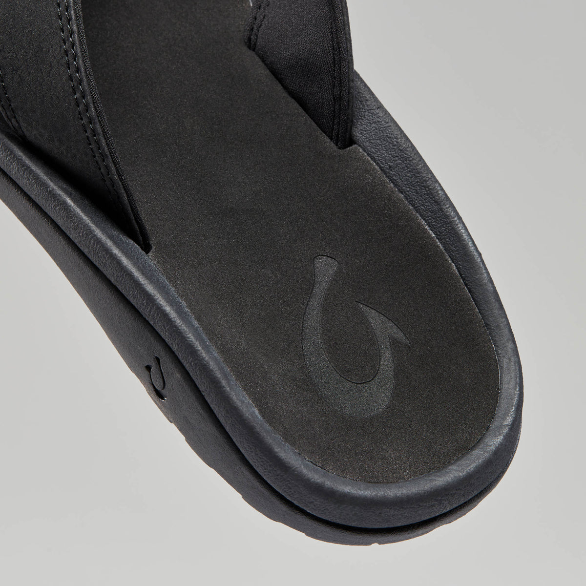 OluKai Customer Favorite | ‘Ohana Men's Best Selling Beach Sandals - Black