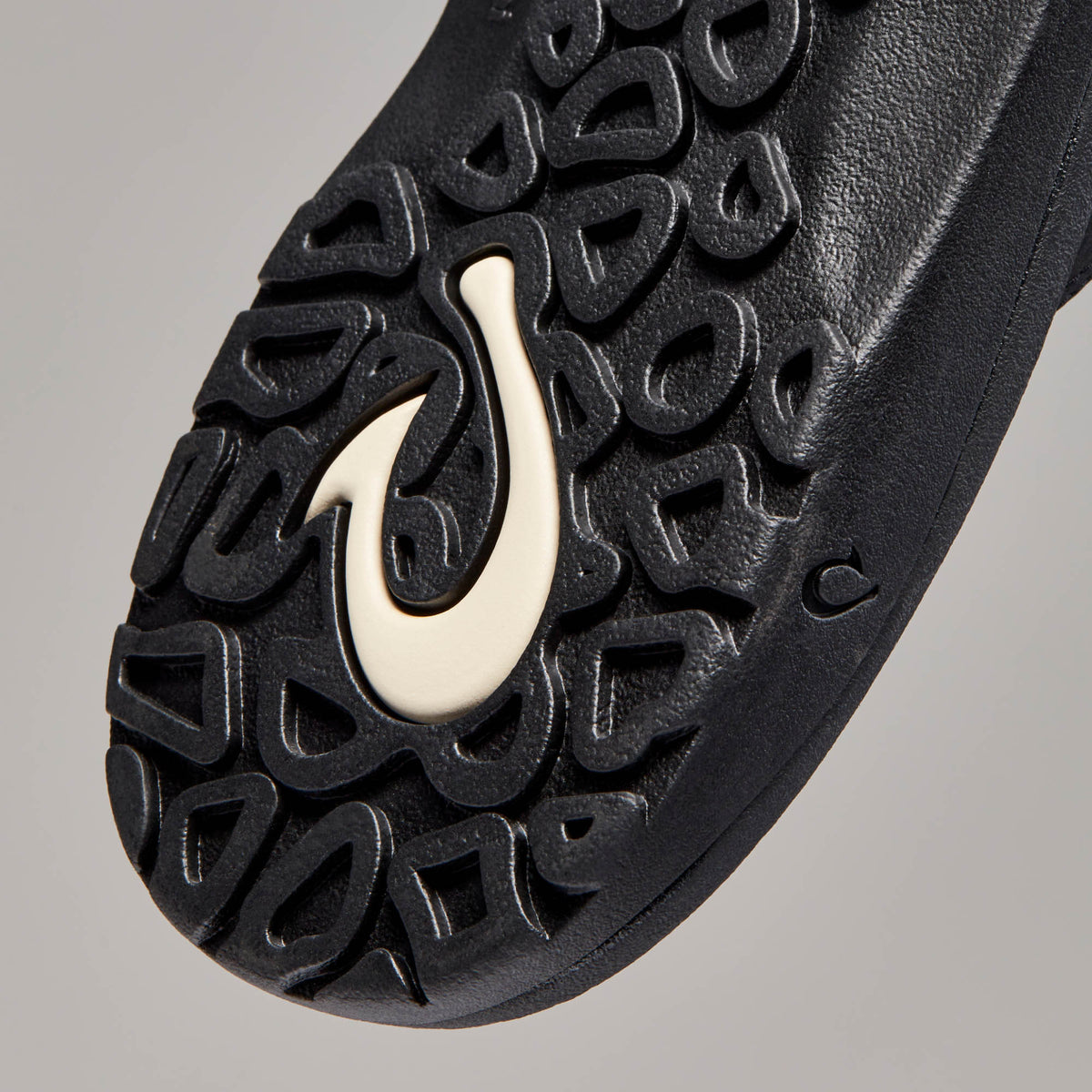 OluKai Customer Favorite | ‘Ohana Men's Best Selling Beach Sandals - Black