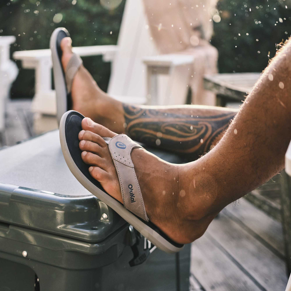 OluKai Discount | Pili Men’s Waterproof Leather Sandals - Ash / Mood Indigo