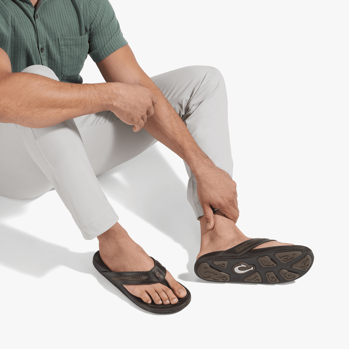 OluKai Signature | Mea Ola Mano - Dk Java / Mustang