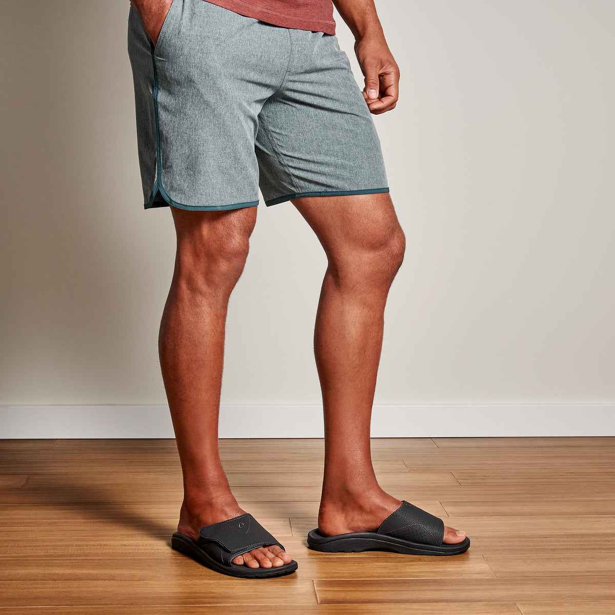 OluKai Special Offer | Nalu Slide Men's Beach Slide Sandals - Black