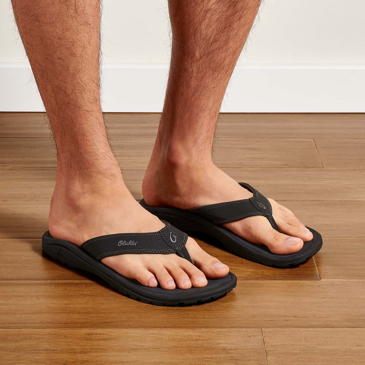 OluKai Deals | OluKai ‘Ohana - Black / Dark Shadow | Men's Beach Sandals