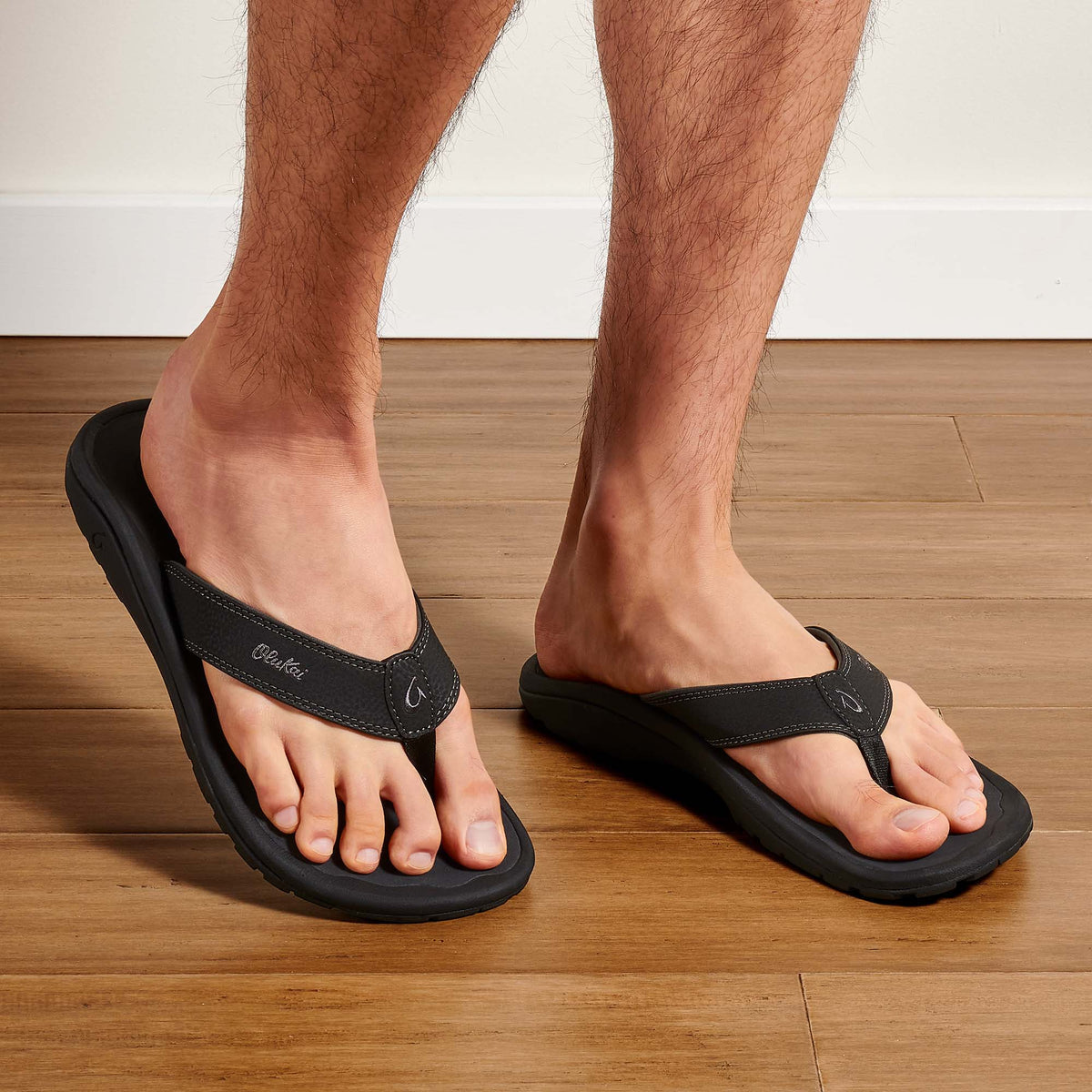 OluKai Deals | OluKai ‘Ohana - Black / Dark Shadow | Men's Beach Sandals