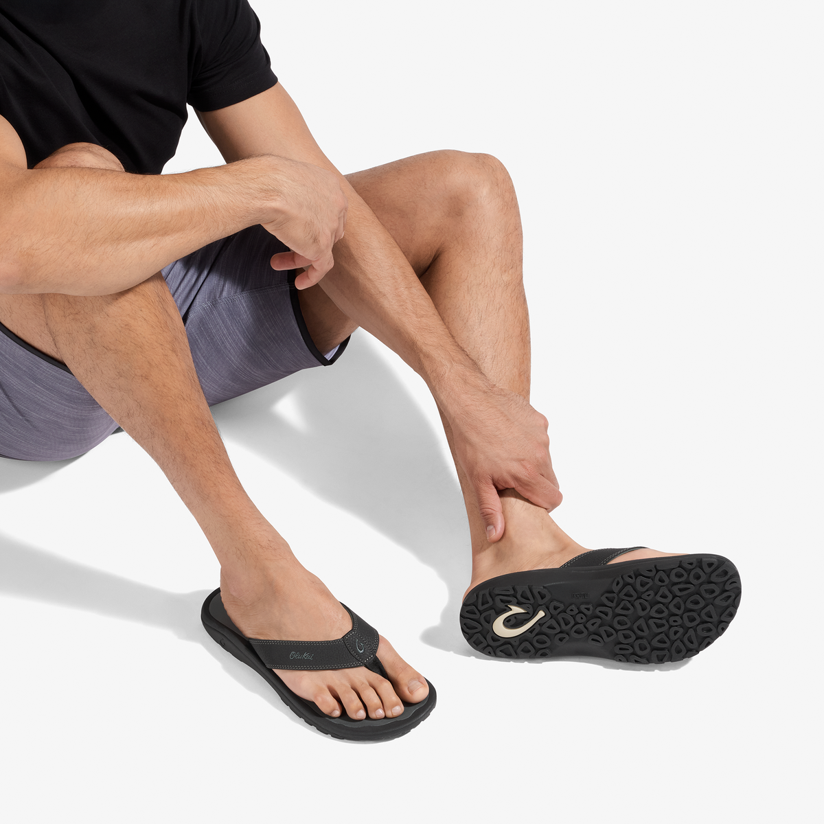OluKai Deals | OluKai ‘Ohana - Black / Dark Shadow | Men's Beach Sandals