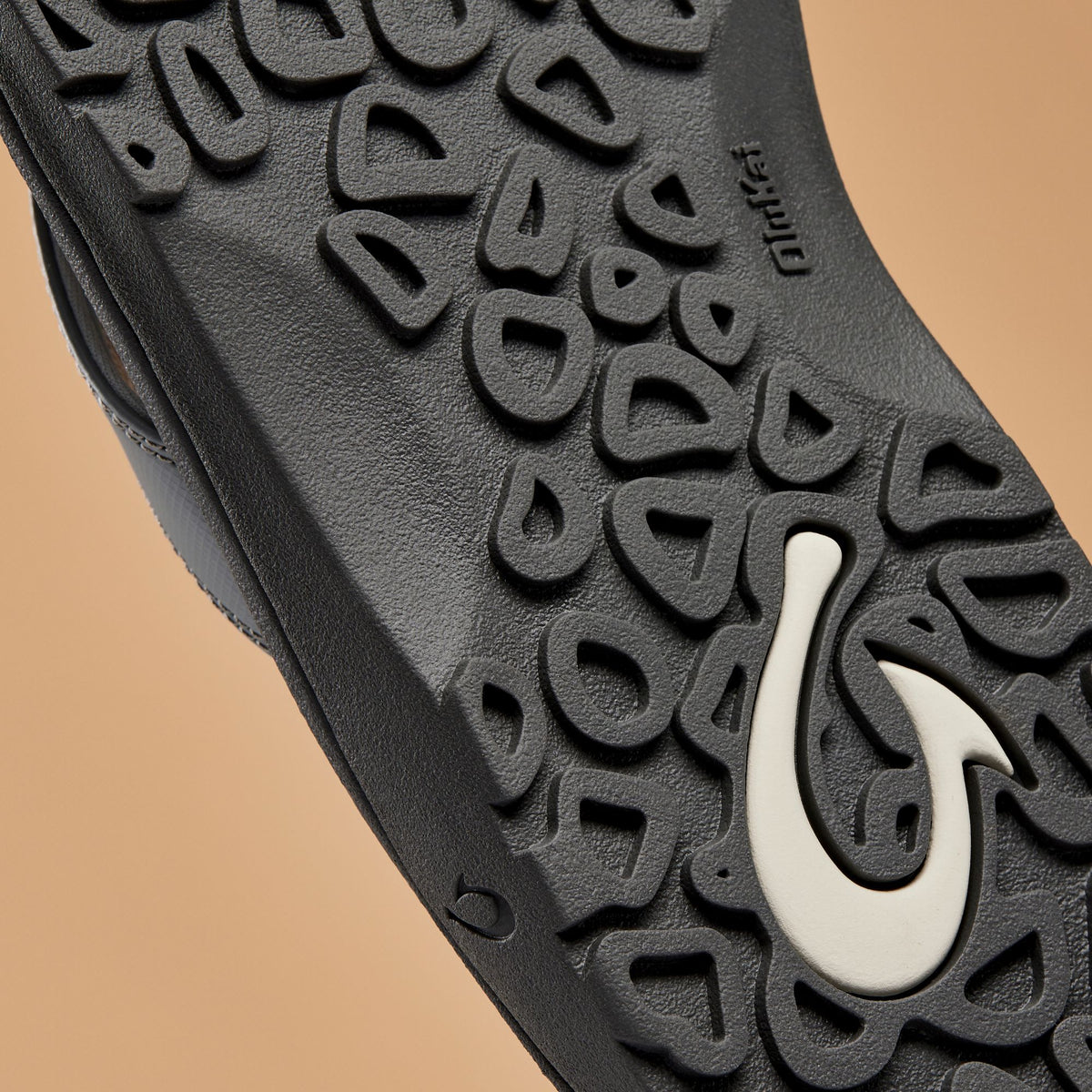 OluKai Trusted | ‘Ohana Men's Best Selling Beach Sandals - Ash / Rock