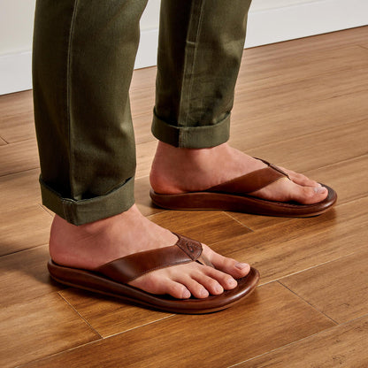 OluKai Value | ‘Ilikai Men‘s Leather Sandals - Toffee