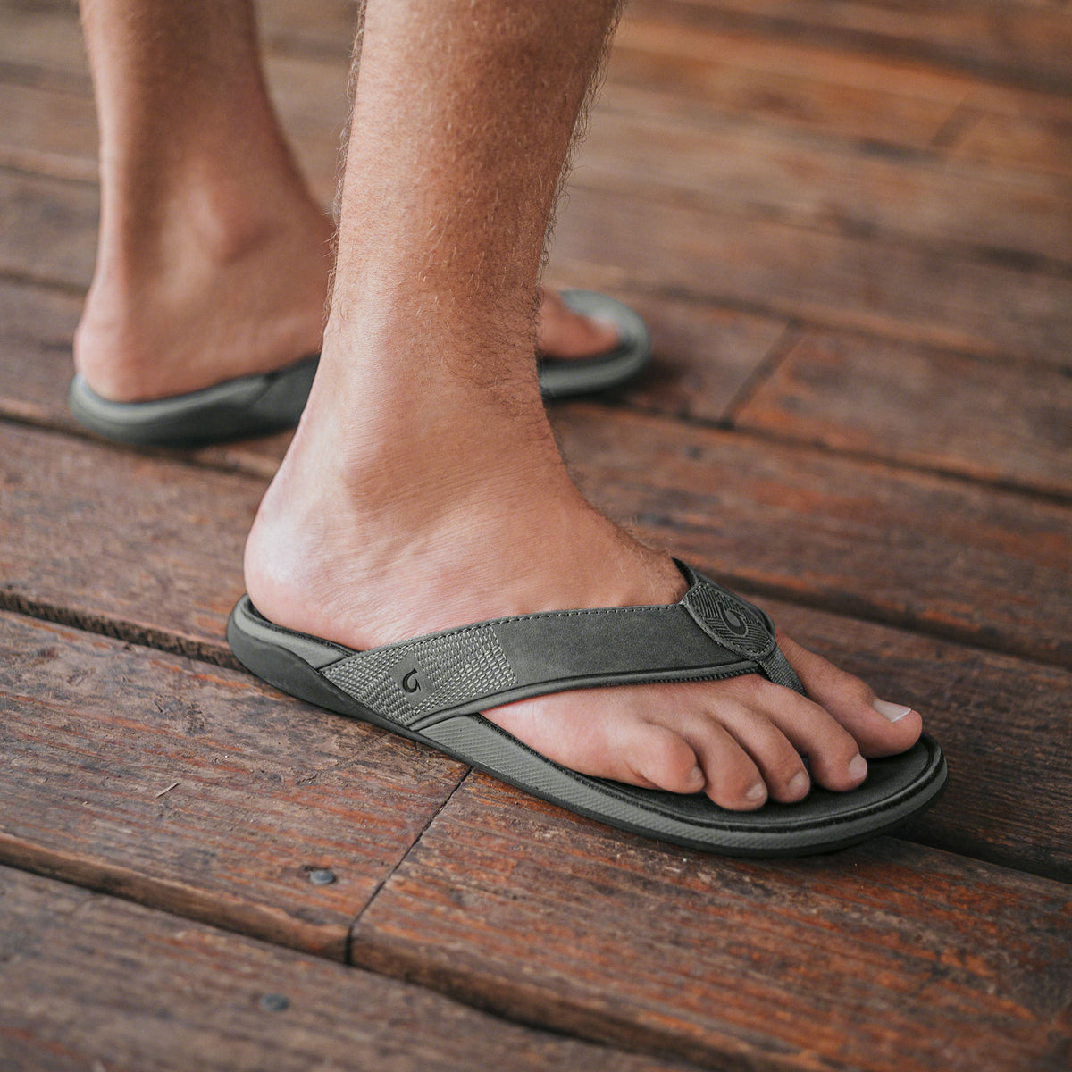 OluKai Value | Tuahine Men's Waterproof Leather Beach Sandals - Lagoon