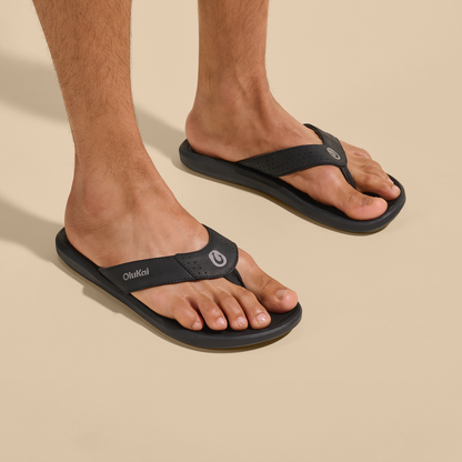 OluKai Classic | Pili Men’s Waterproof Leather Sandals - Lava Rock