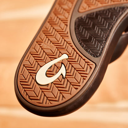 OluKai Signature | ‘Ilikai Men‘s Leather Beach Sandals - Dark Wood