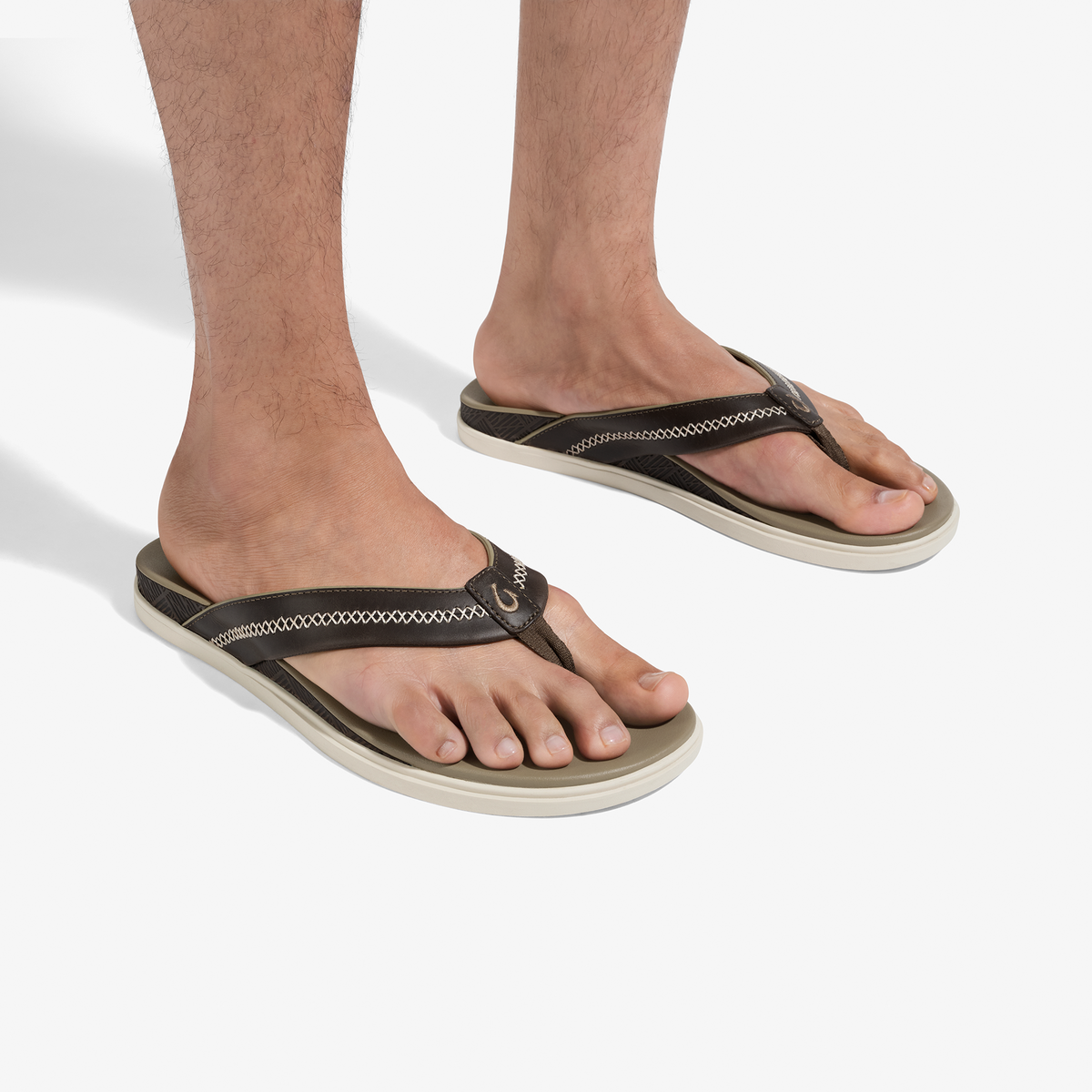 OluKai Best Seller | Shoreline - Mustang / Clay