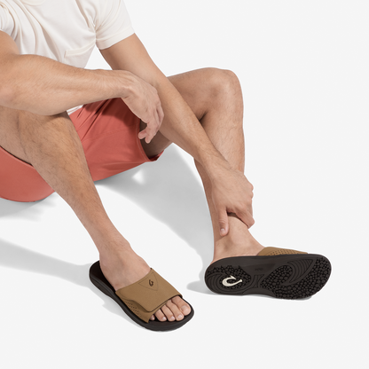 OluKai Sale | Nalu Slide - Tan / Dk Java