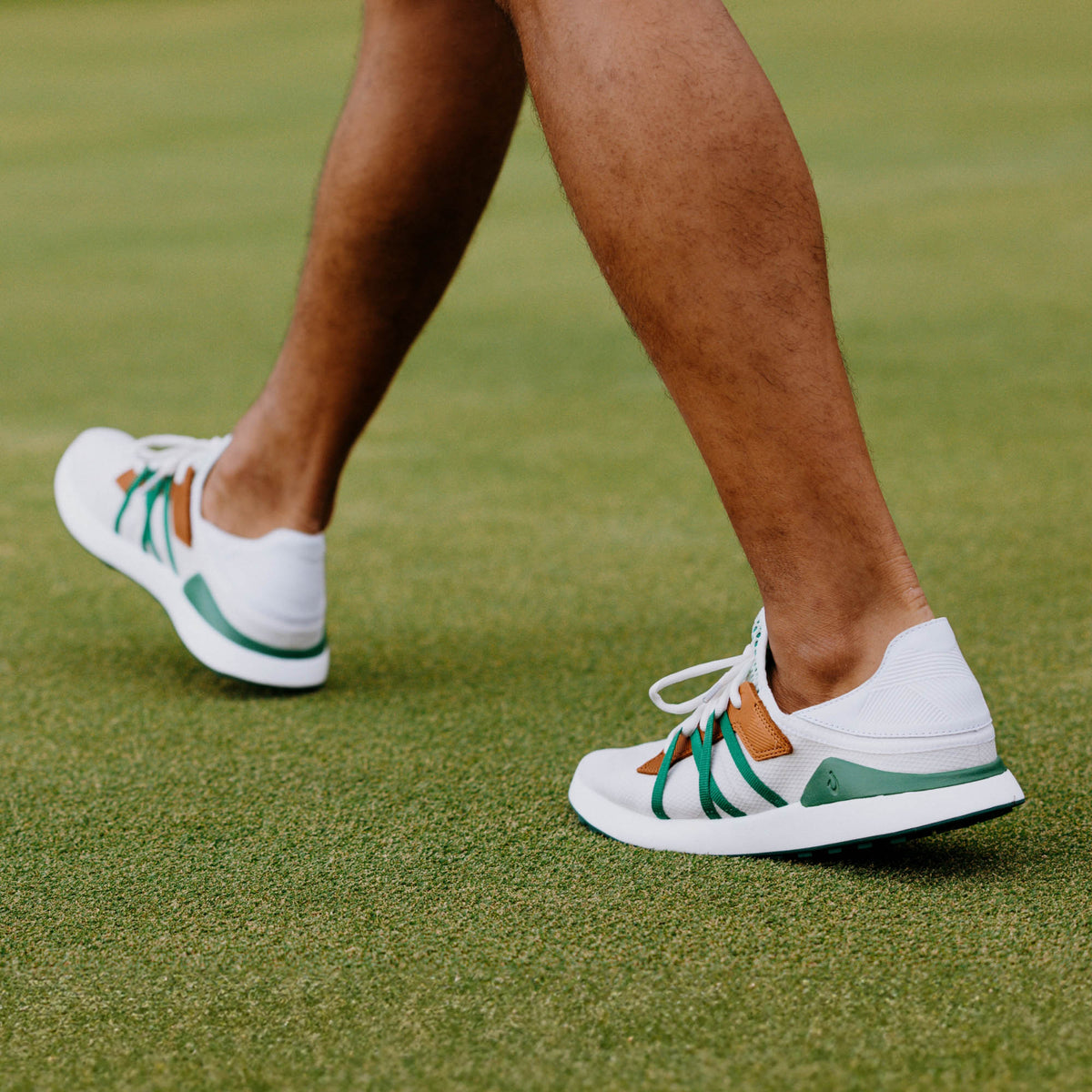 OluKai Everyday | Manele Men’s Breathable Golf Shoes - White / Bamboo