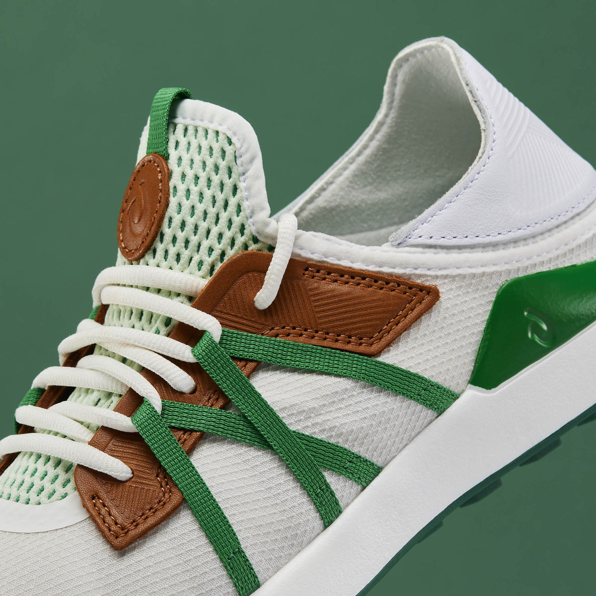 OluKai Everyday | Manele Men’s Breathable Golf Shoes - White / Bamboo