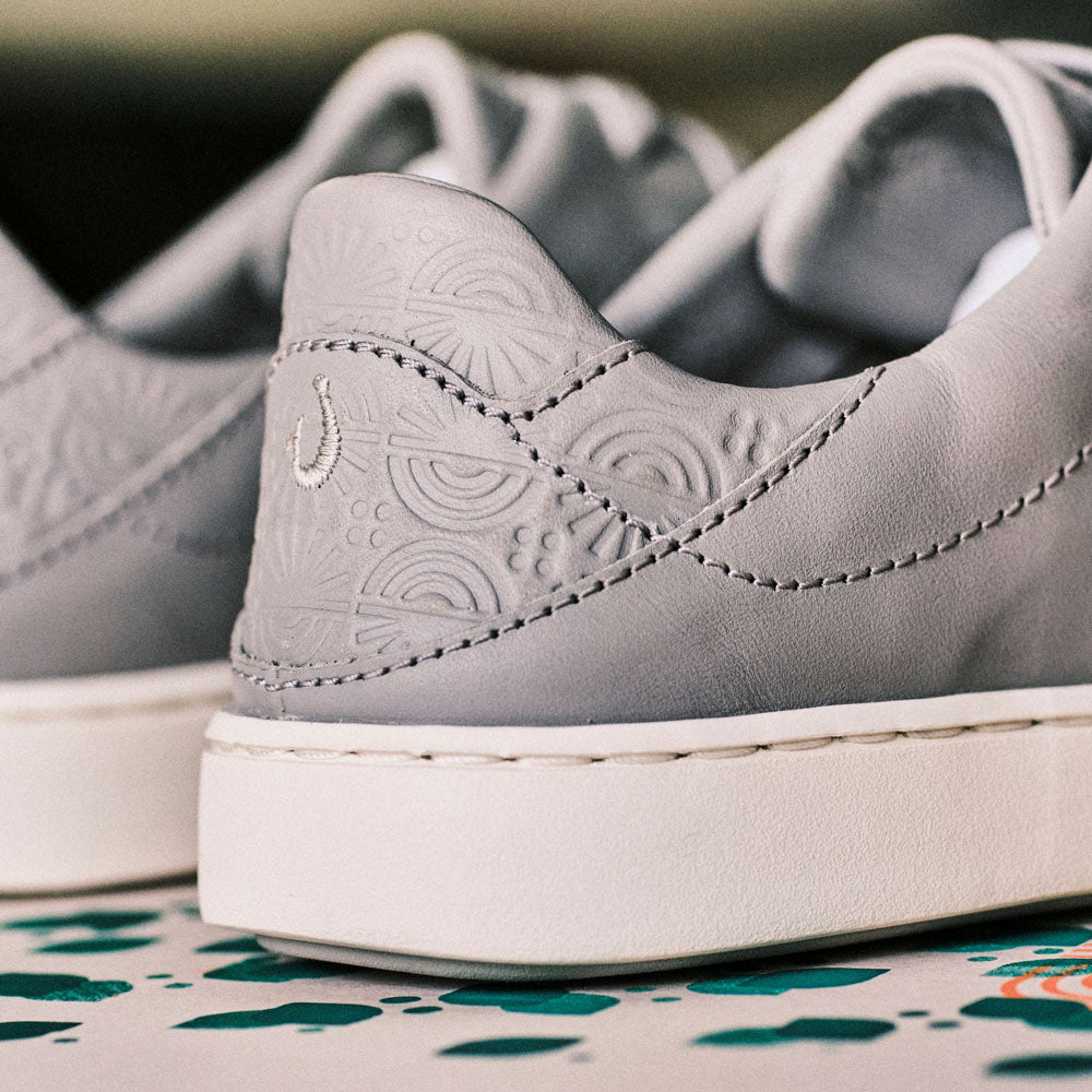OluKai Deals | Pehuea Lī ‘Ili Women's Leather Sneakers - Ash